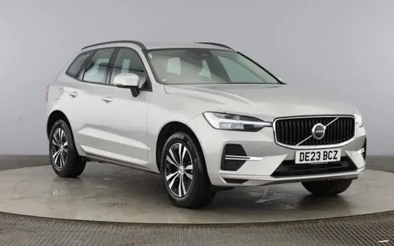 Used Volvo XC60 Core 250 HP (183 kW) 2023 SUV