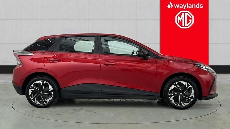 Used MG MG4 EV SE 125 kW (170 HP) 2022 Red Hatchback