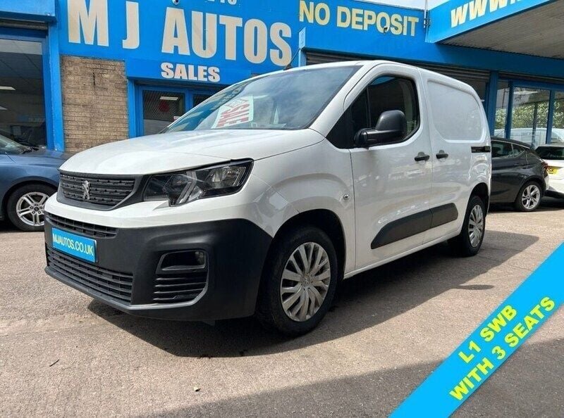 White Used 2019 Peugeot Partner MPV | £6,095 (Super price) - Image 1/2