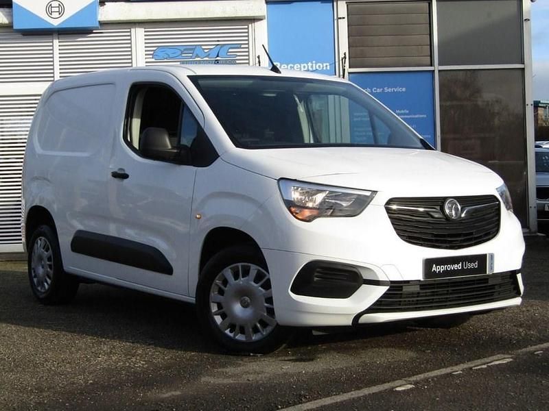 White Used 2019 Vauxhall Combo Sportive MPV | £5,000 (Good price) - Image 1/4