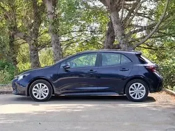 Used Toyota Corolla 140 HP (102 kW) 2024 Blue Hatchback