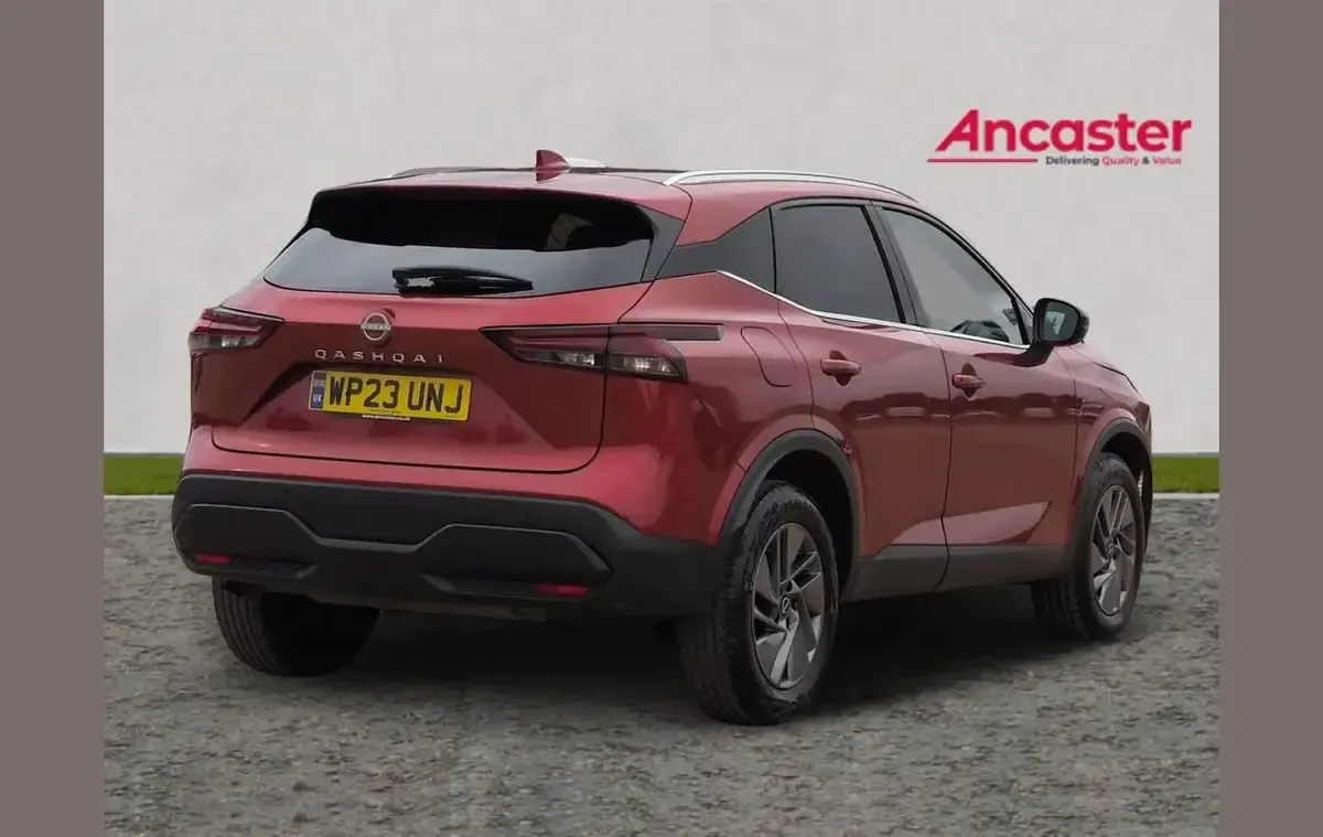 Used Nissan Qashqai Acenta Premium 155 HP (114 kW) 2023 Red SUV