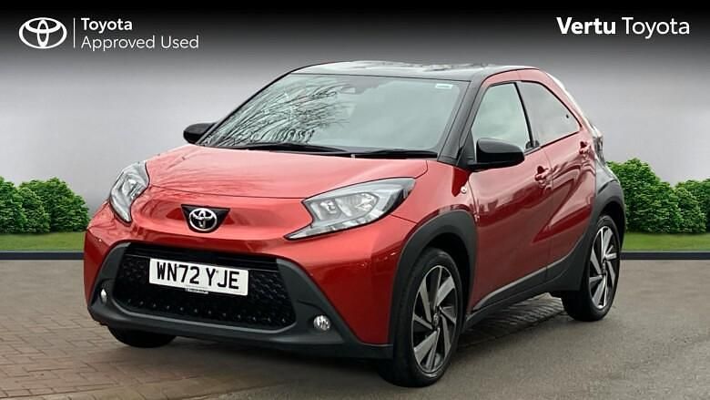 Used Toyota Aygo X 72 HP (52 kW) 2022 Red SUV
