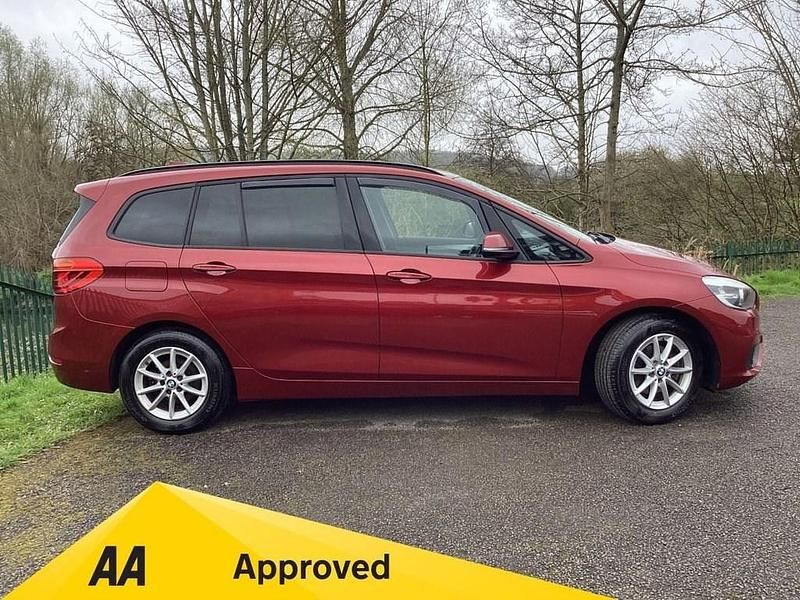 Used BMW 218 Comfort Edition 150 HP (110 kW) 2016 Red MPV