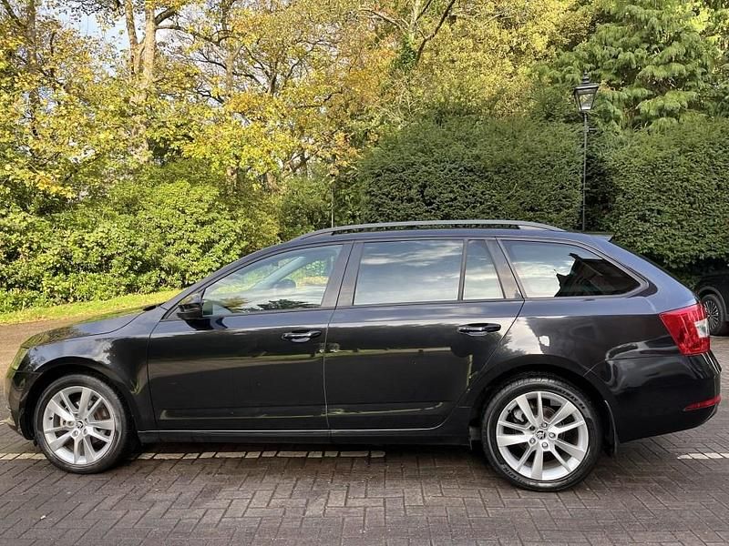 Used Skoda Octavia SE L 115 HP (84 kW) 2018 Black Estate