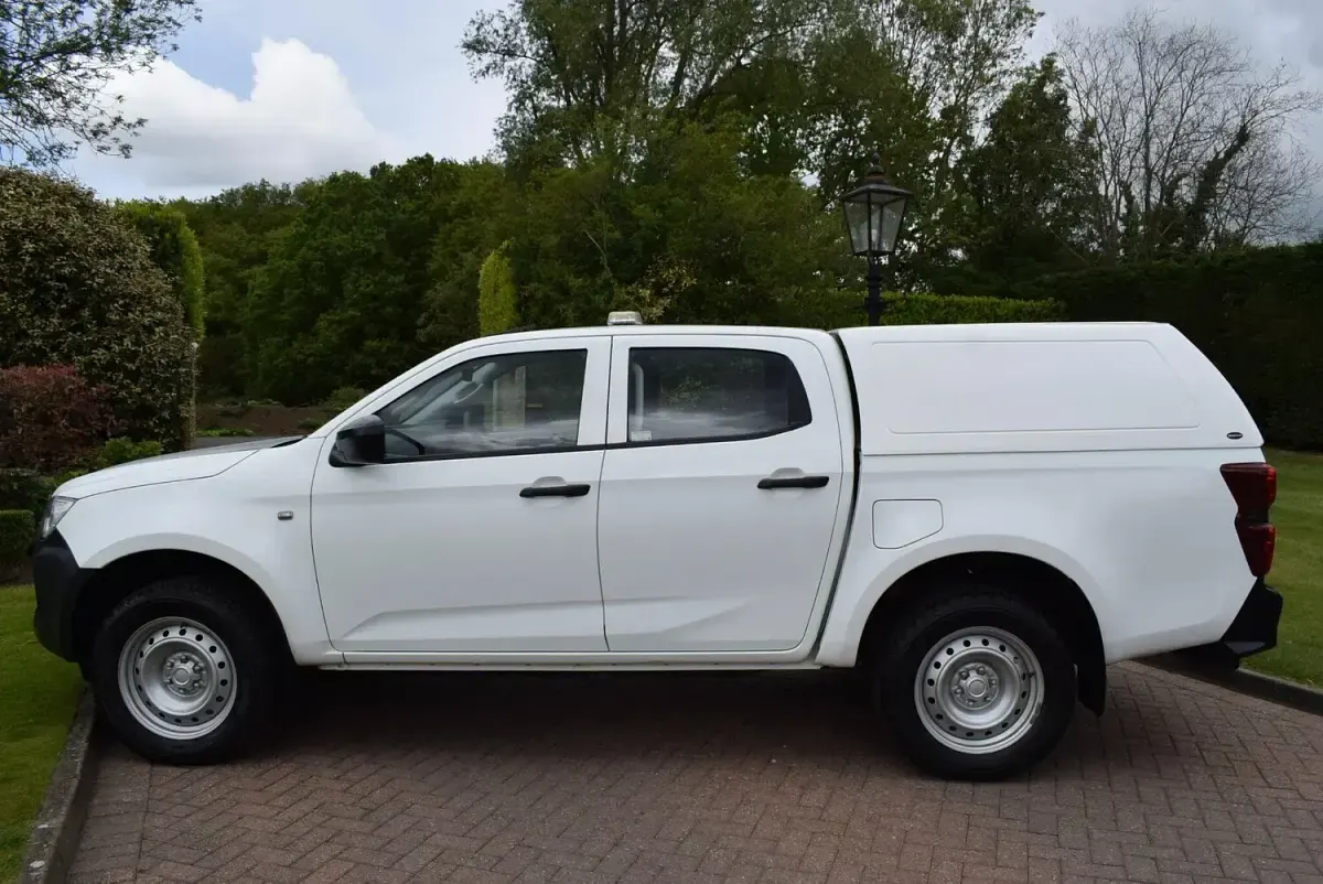 Used Isuzu D-Max 163 HP (119 kW) 2021 White Pickup