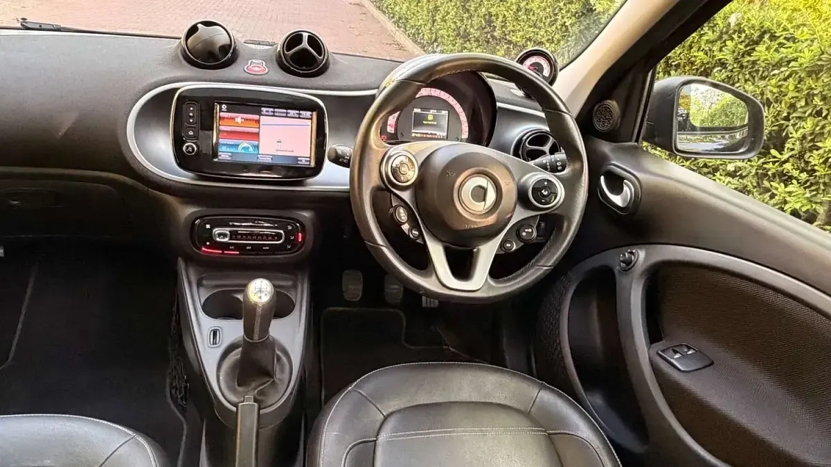Used Smart ForFour Premium 71 HP (52 kW) 2017 Black Hatchback