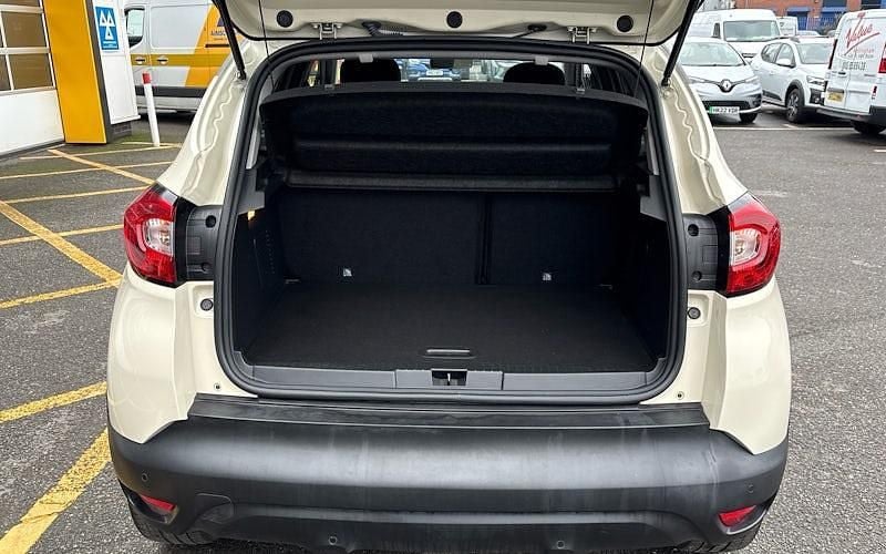 Used Renault Captur Dynamique 90 HP (66 kW) 2015 Black  SUV