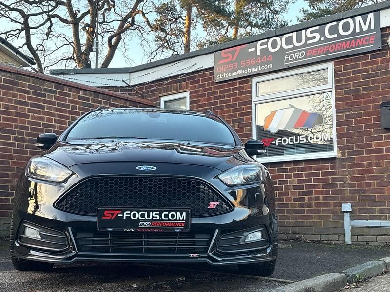 Used Ford Focus ST 250 HP (183 kW) 2017 Black Estate