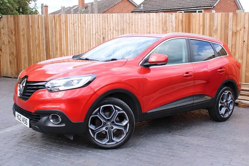 Red Used 2017 Renault Kadjar Dynamique SUV | £6,950 (Fair price) - Image 1/4