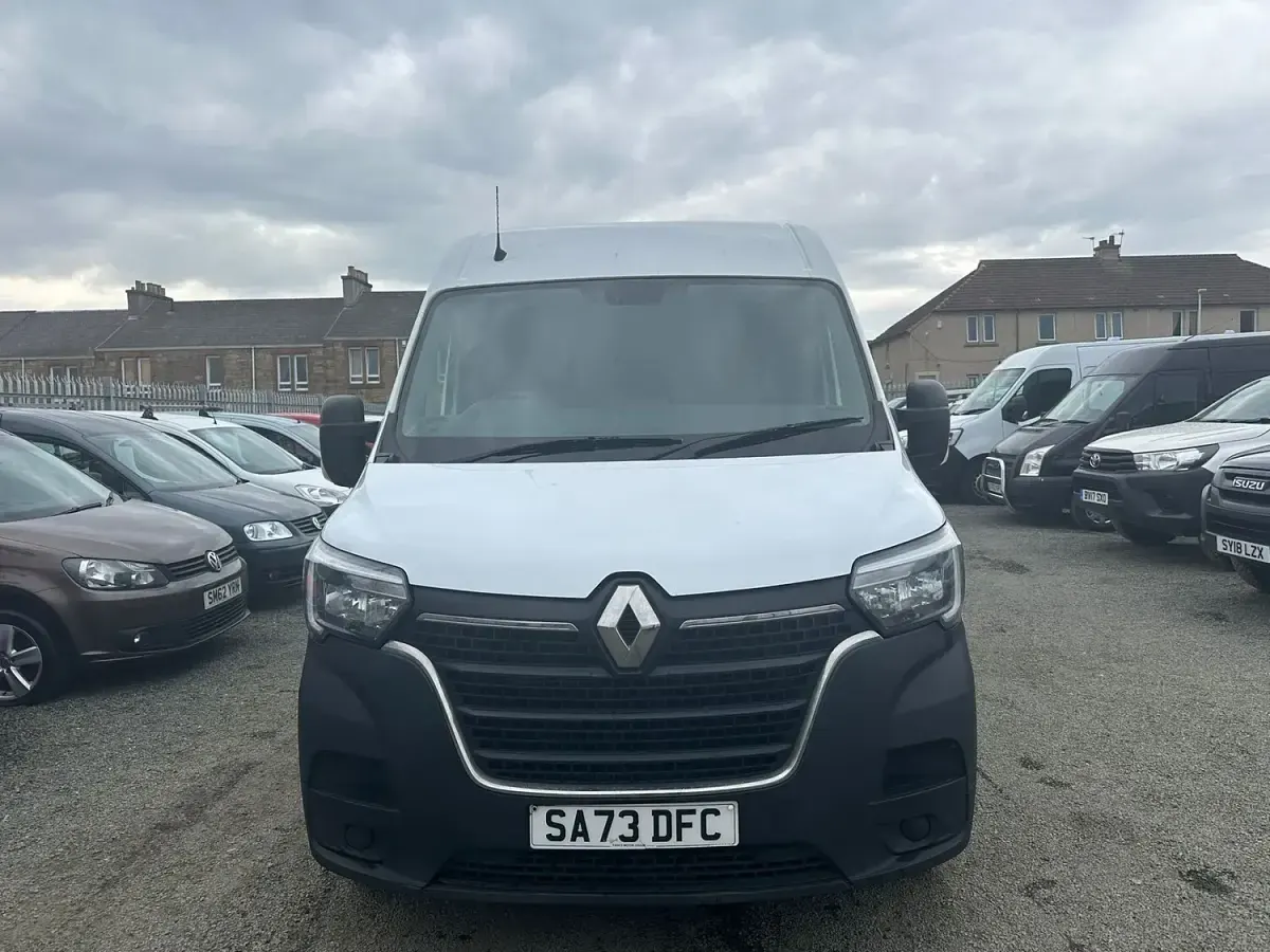Used Renault Master 135 HP (99 kW) 2023 White MPV