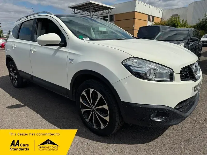Used Nissan Qashqai N-TEC 2012 White SUV