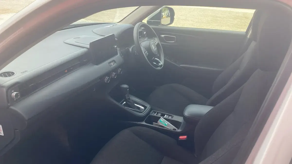 Used Honda HR-V Elegance 131 HP (96 kW) 2023 White SUV