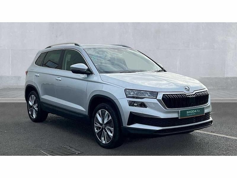 Brilliant silver metallic Used 2025 Skoda Karoq SE L SUV | £26,090 (Fair price) - Image 1/4