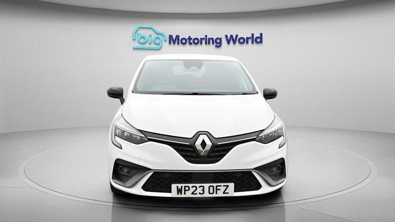 Used Renault Clio V RS Line 90 HP (66 kW) 2023 White Hatchback
