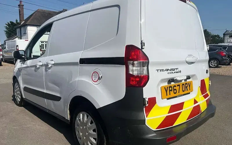 Used Ford Transit Courier Trend 95 HP (69 kW) 2017 White Van