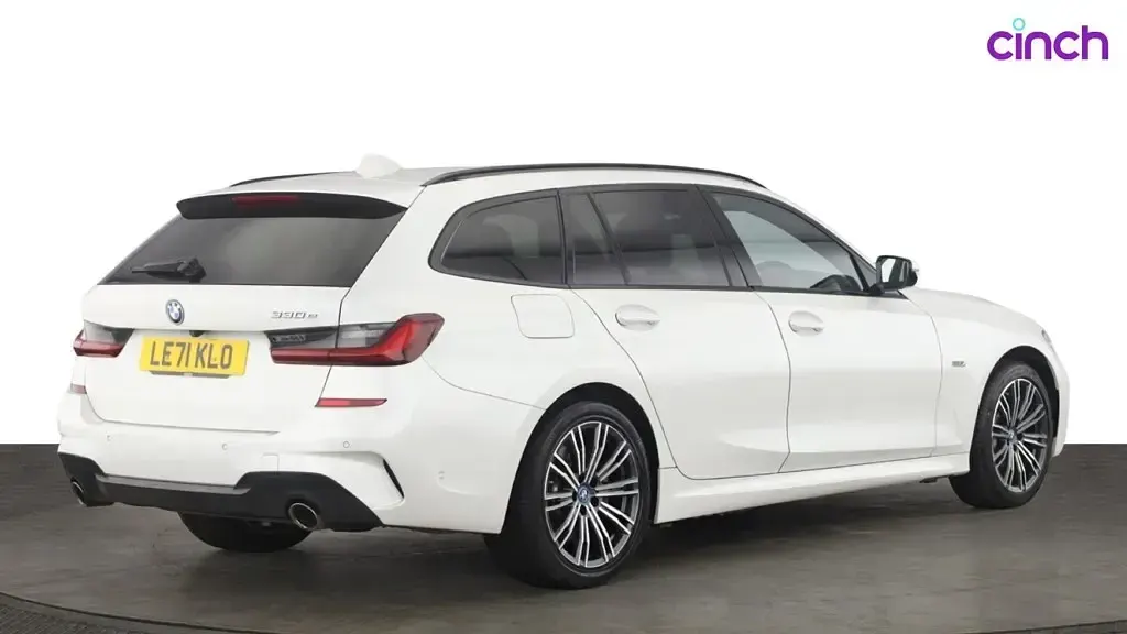 Used BMW 330e M Sport 292 HP (214 kW) 2022 White Estate