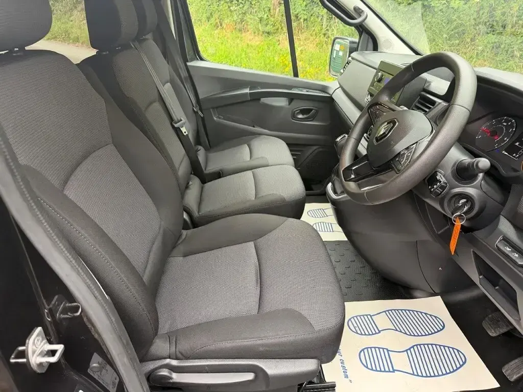 Used Renault Trafic 2024 Black MPV
