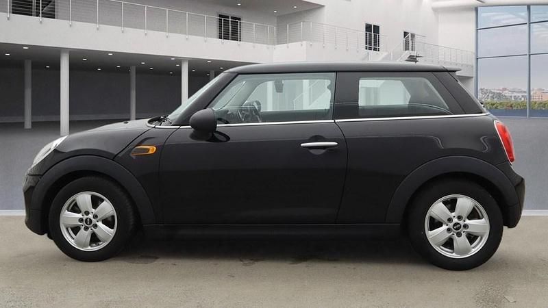 Usado Mini ONE Hatch 2017 Negro Utilitario
