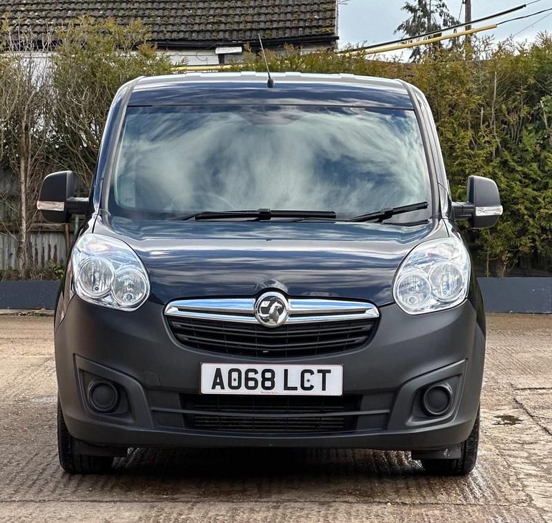 Used Vauxhall Combo S 95 HP (69 kW) 2018 Black MPV