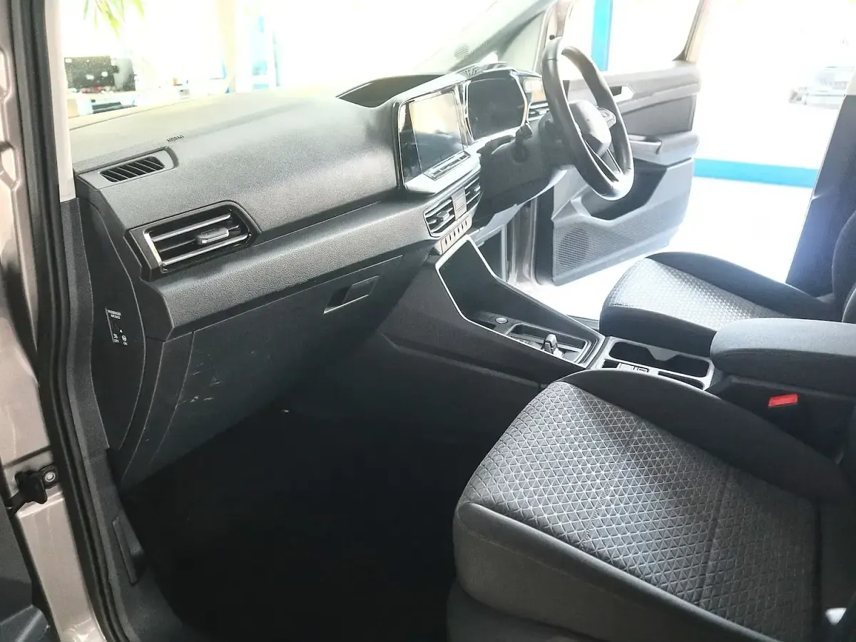 Used Ford Grand Tourneo Connect Titanium 122 HP (89 kW) 2023 Dusky silver MPV