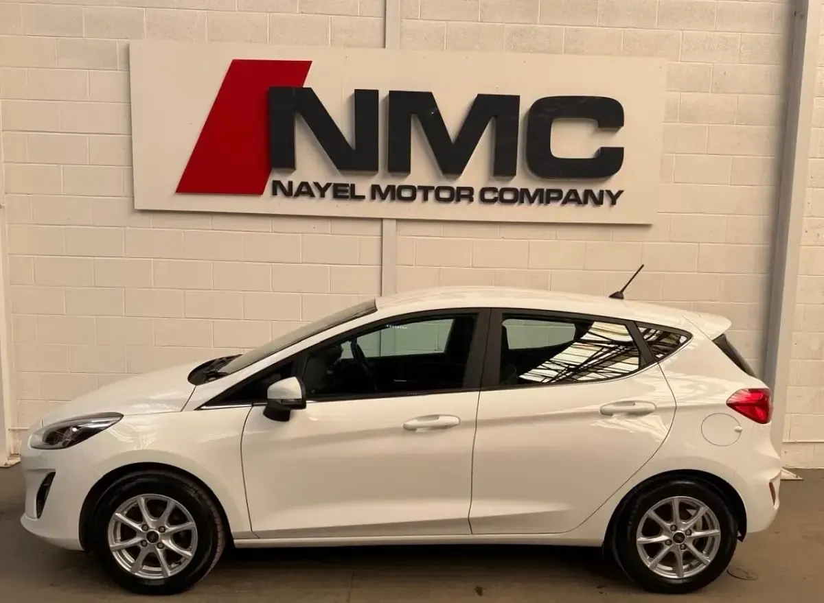 Usado Ford Fiesta Zetec 70 HP (51 kW) 2017 Branco Citadino