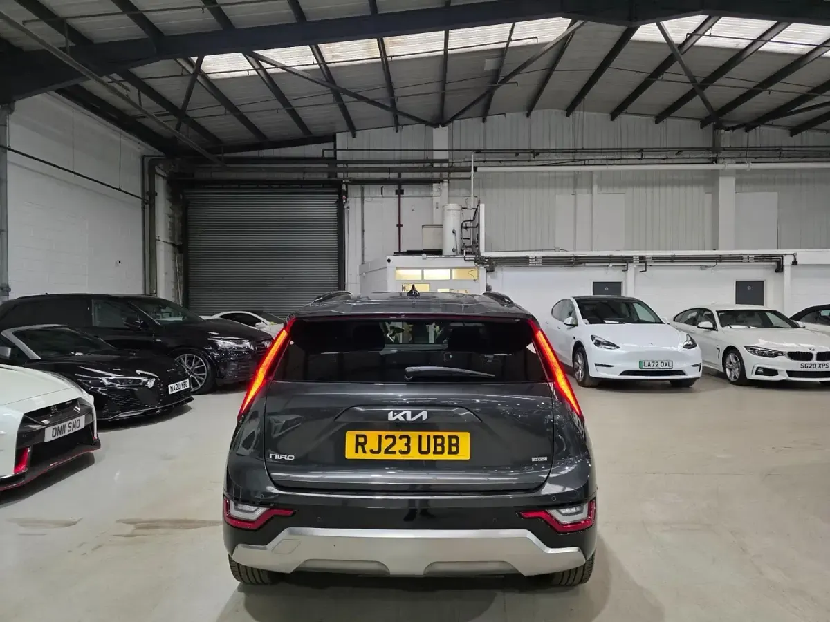 Gebraucht Kia Niro 2023 Grau SUV