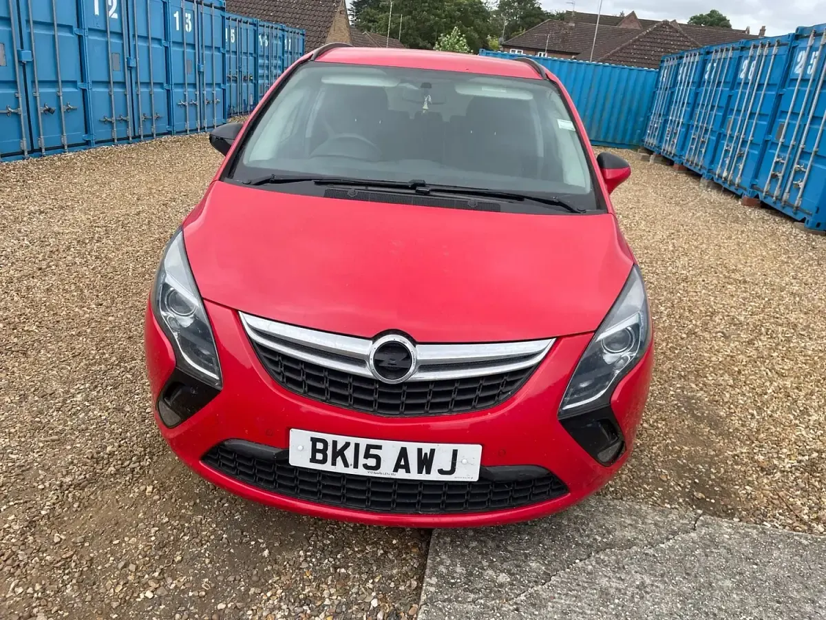 Used Vauxhall Zafira 2015 Red MPV