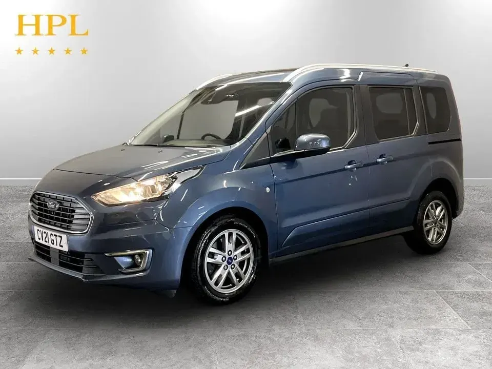 Used Ford Tourneo Titanium 120 HP (88 kW) 2021 Blue MPV
