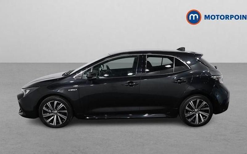 Used Toyota Corolla Design 122 HP (89 kW) 2021 Black Hatchback