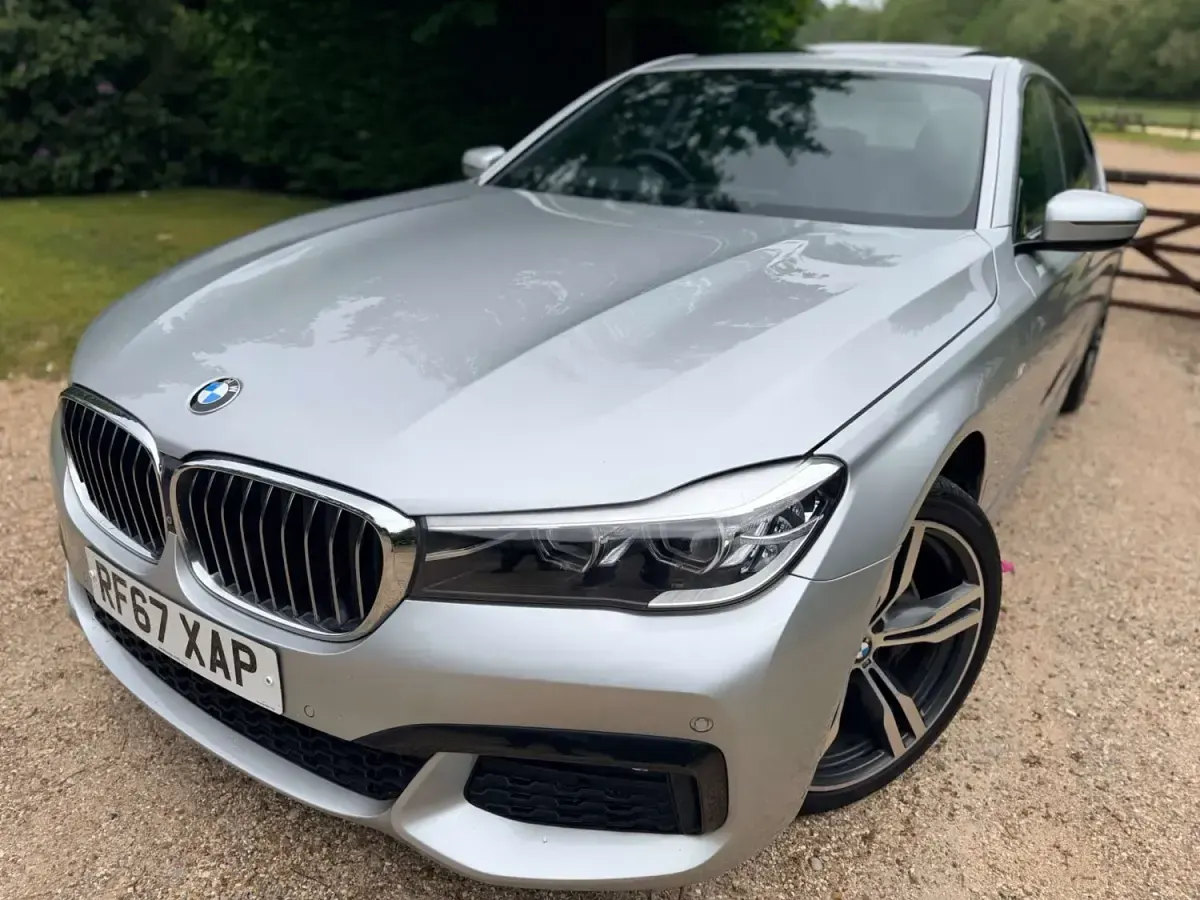Begagnad BMW 740 M Sport 320 HK (235 kW) 2017 Silver Sedan