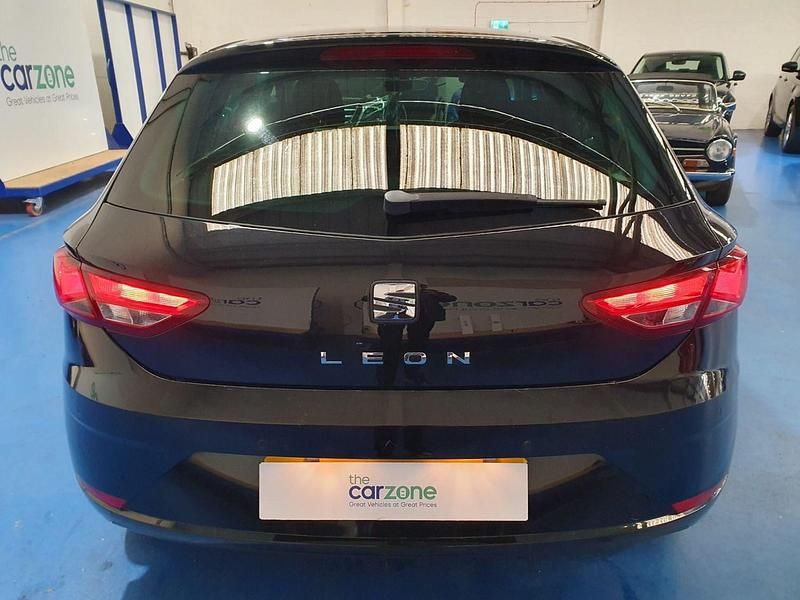 Used Seat Leon SE Dynamic 110 HP (80 kW) 2018 Black Hatchback