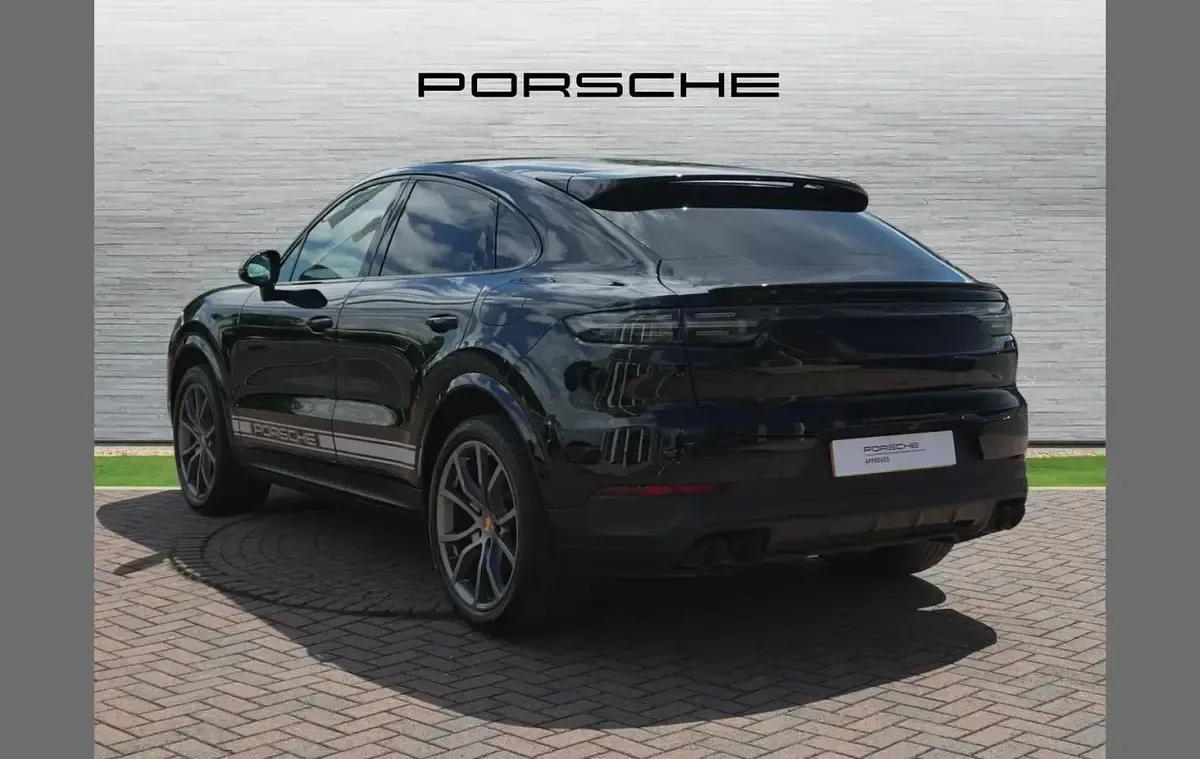 Used Porsche Cayenne Platinum Edition 456 HP (335 kW) 2022 Black SUV