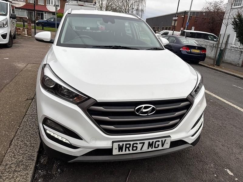 Used Hyundai Tucson SE 177 HP (130 kW) 2017 White SUV