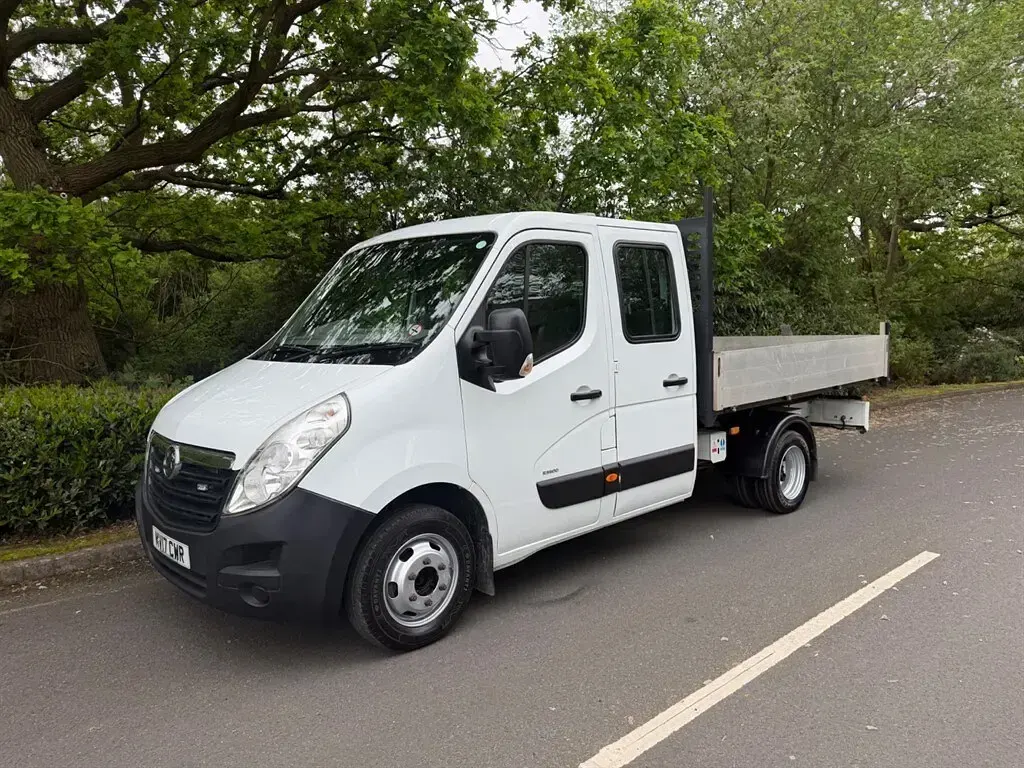 Used Vauxhall Movano 145 HP (106 kW) 2017 White MPV