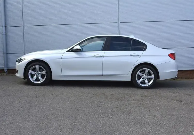 Used BMW 320 Executive 184 HP (135 kW) 2013 White Sedan