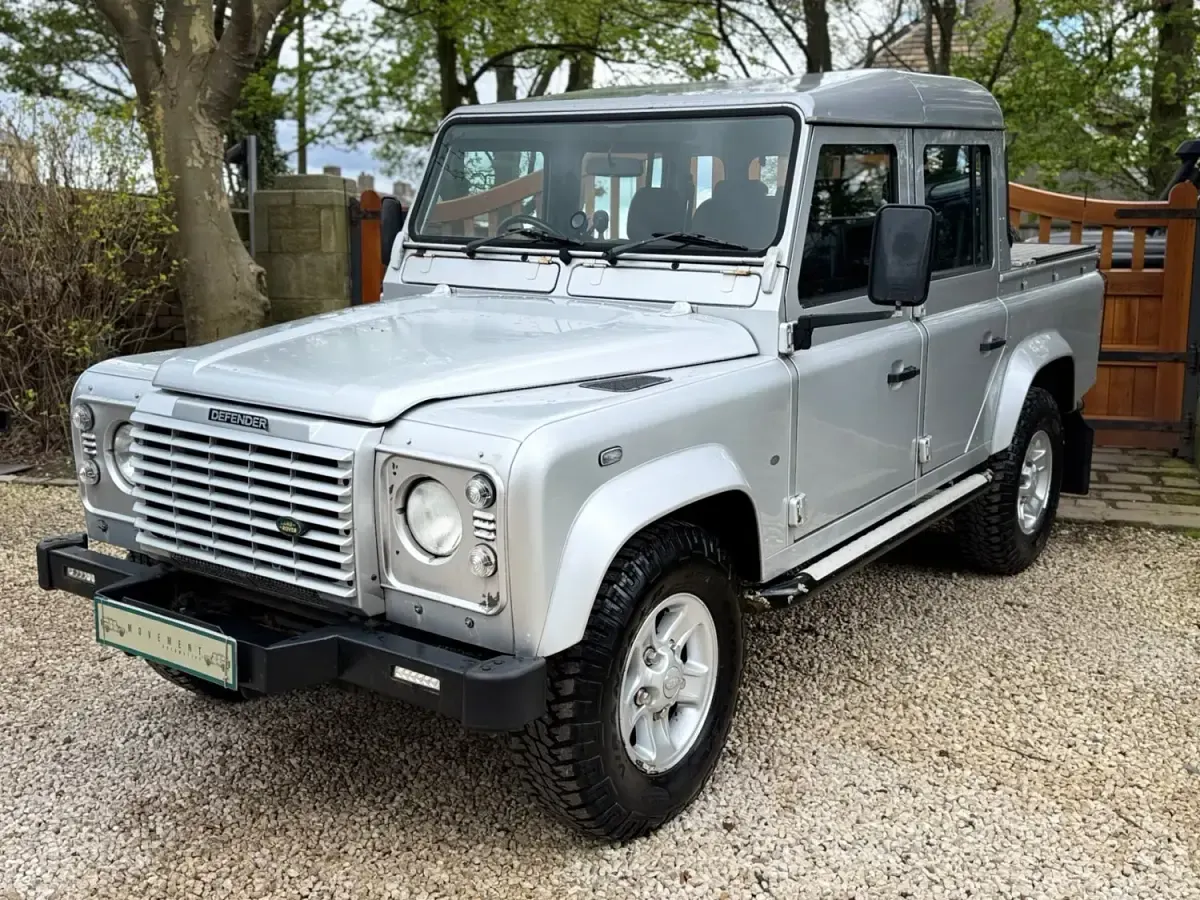 Second-hand Land Rover Defender 120 CP (88 kW) 2005 Argintiu Pickup