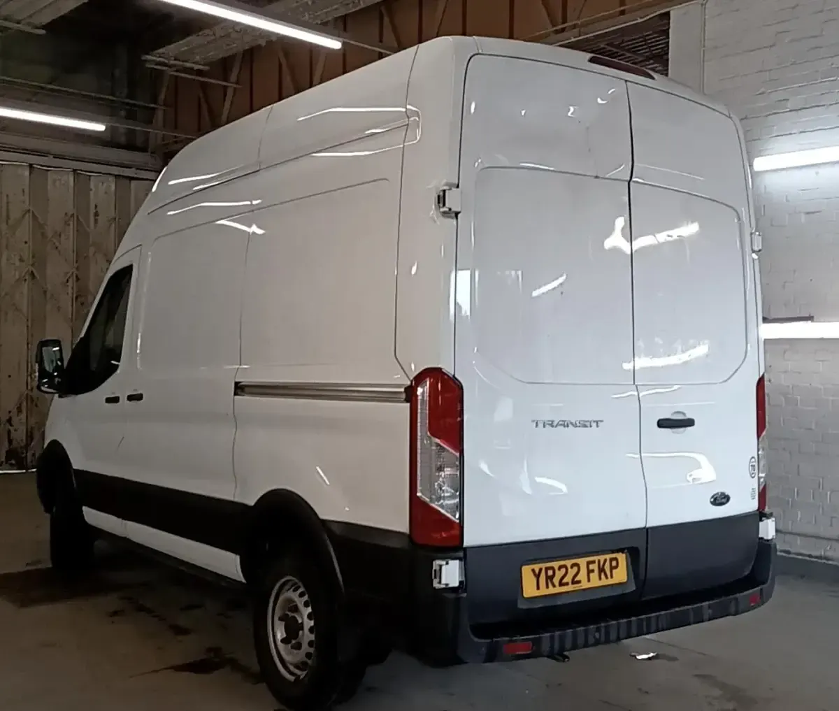 Used Ford Transit 105 HP (77 kW) 2022 White Van