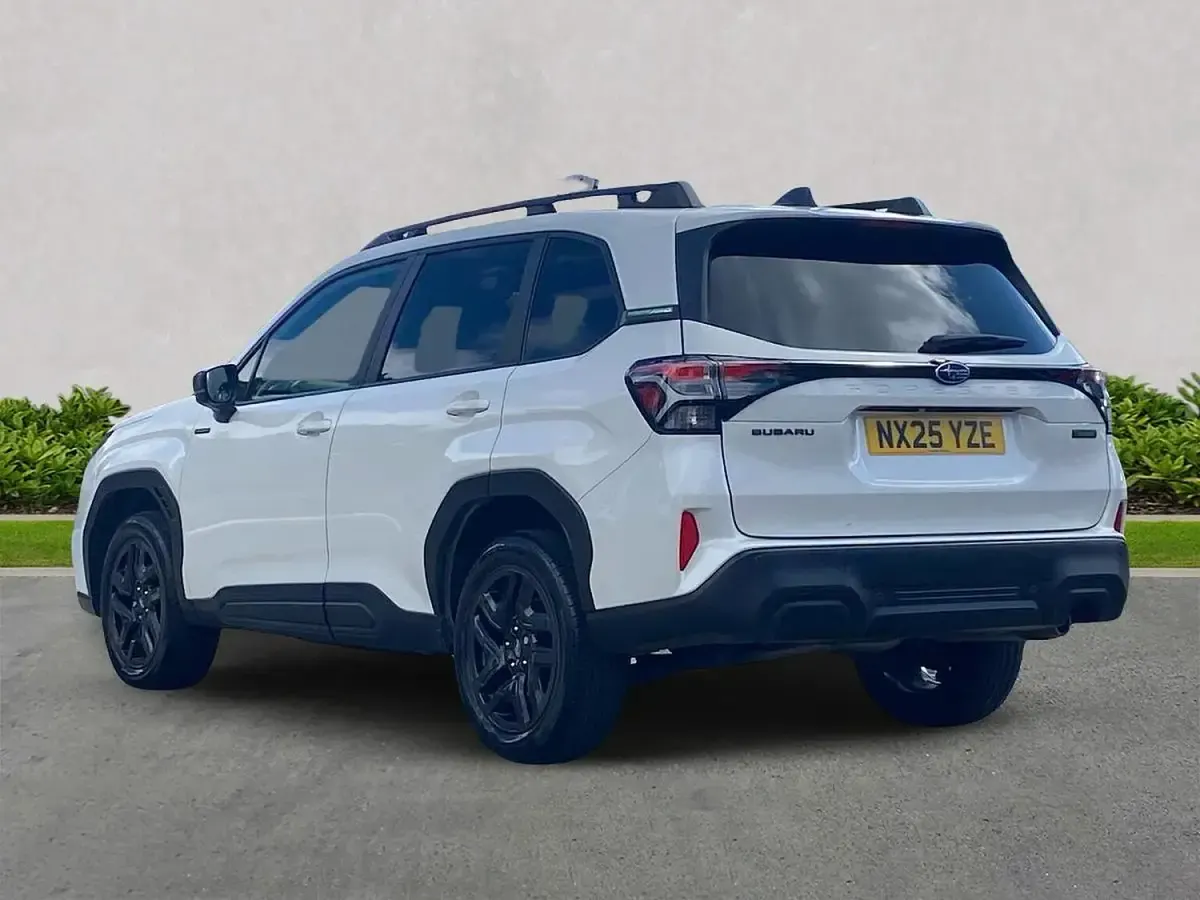 Used Subaru Forester 136 HP (100 kW) 2025 White SUV