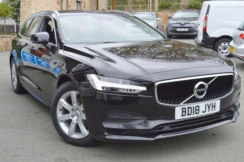 Used Volvo V90 Momentum 190 HP (139 kW) 2018 Black Estate
