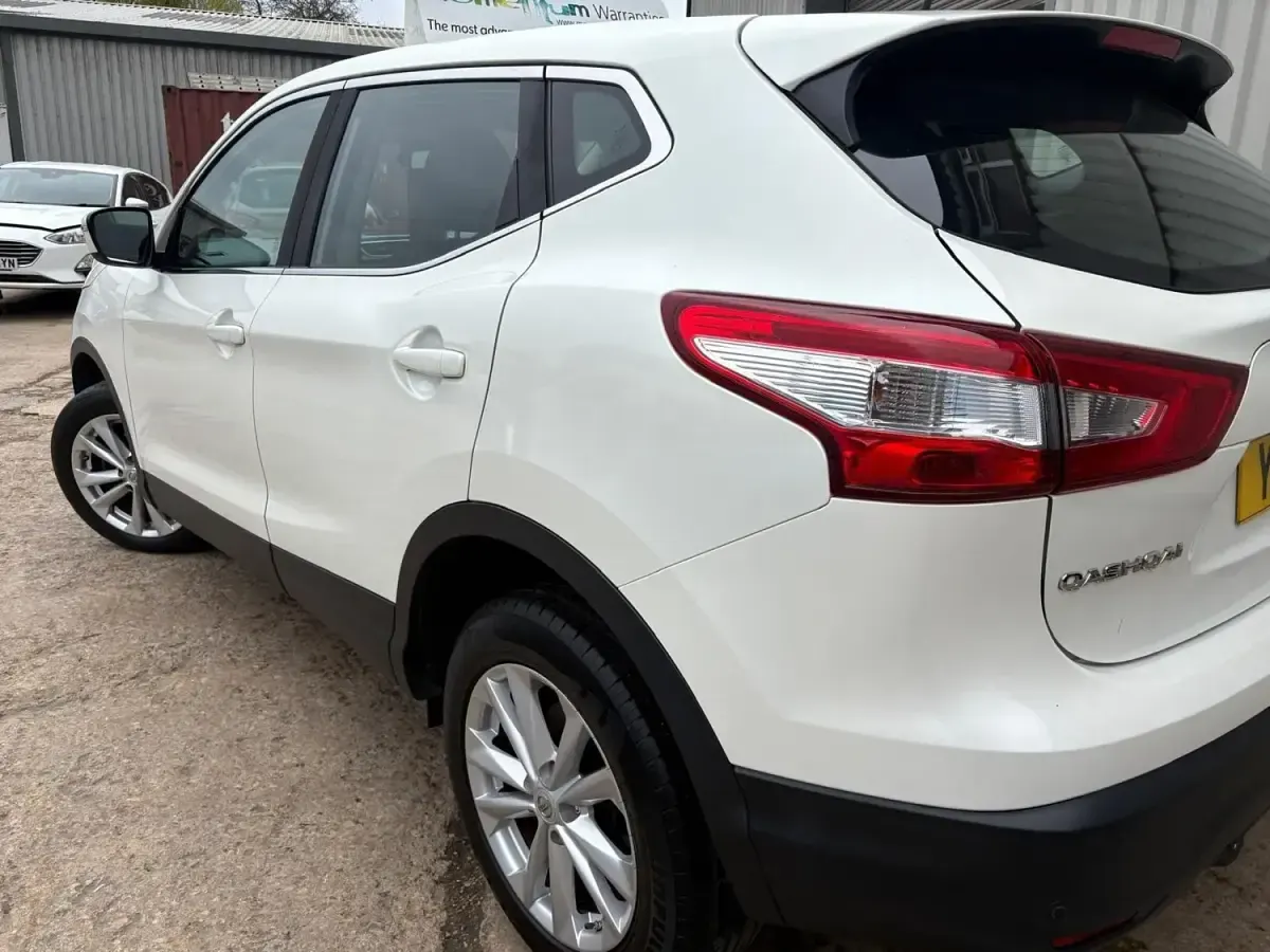 Używany Nissan Qashqai Acenta 2015 Biały SUV