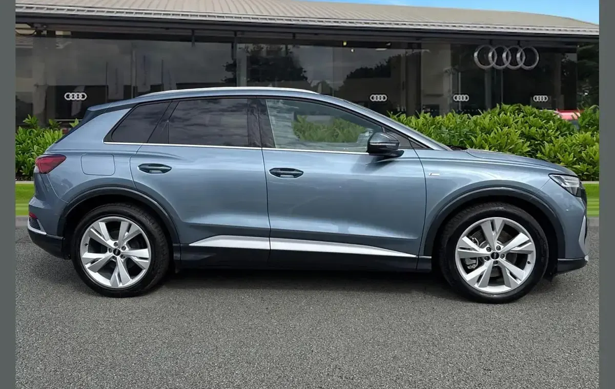Used Audi Q4 e-tron S-Line 150 kW (204 HP) 2025 Blue SUV