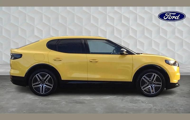 Used Ford Capri Premium 210 kW (286 HP) 2025 Yellow SUV