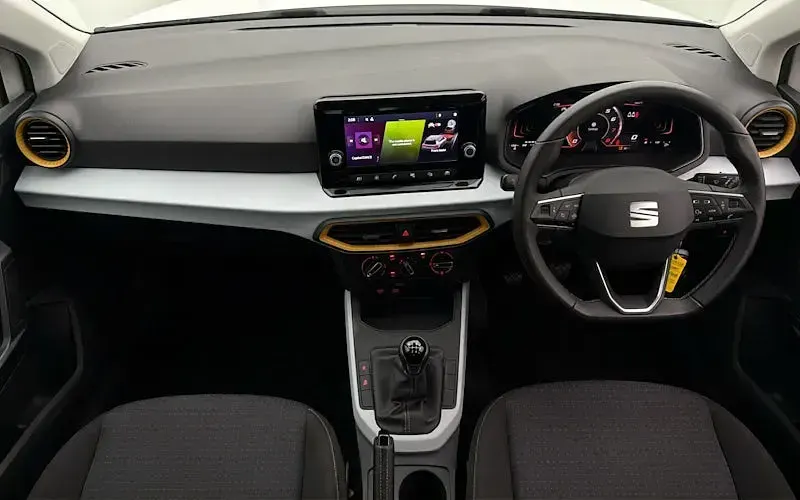 Used Seat Arona SE 95 HP (69 kW) 2023 White SUV