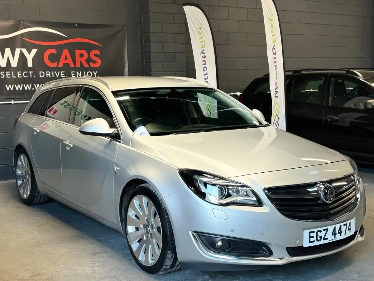 Used Vauxhall Insignia Elite 170 HP (125 kW) 2016 Silver Estate