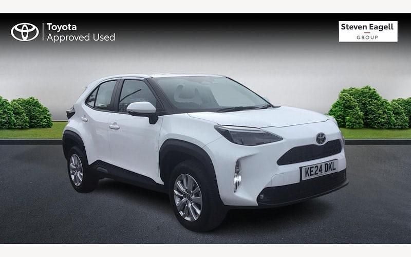 Used 2025 Toyota Yaris Hybrid Estate | £22,118 (Good price) - Image 1/4