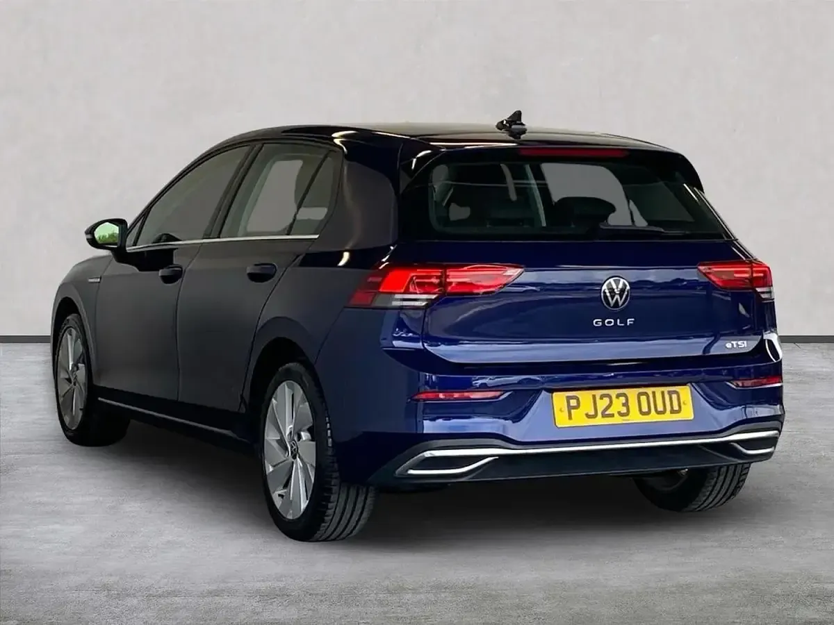 Used VW Golf VIII Style 150 HP (110 kW) 2023 Blue Hatchback