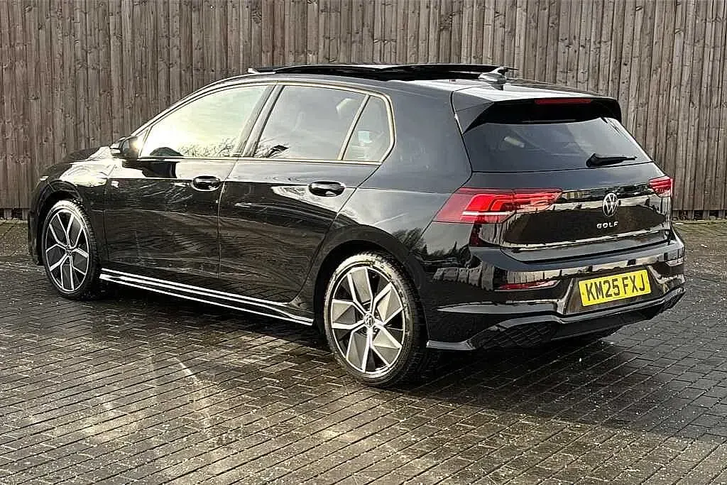 Used VW Golf VIII R-line 150 HP (110 kW) 2025 Black Hatchback