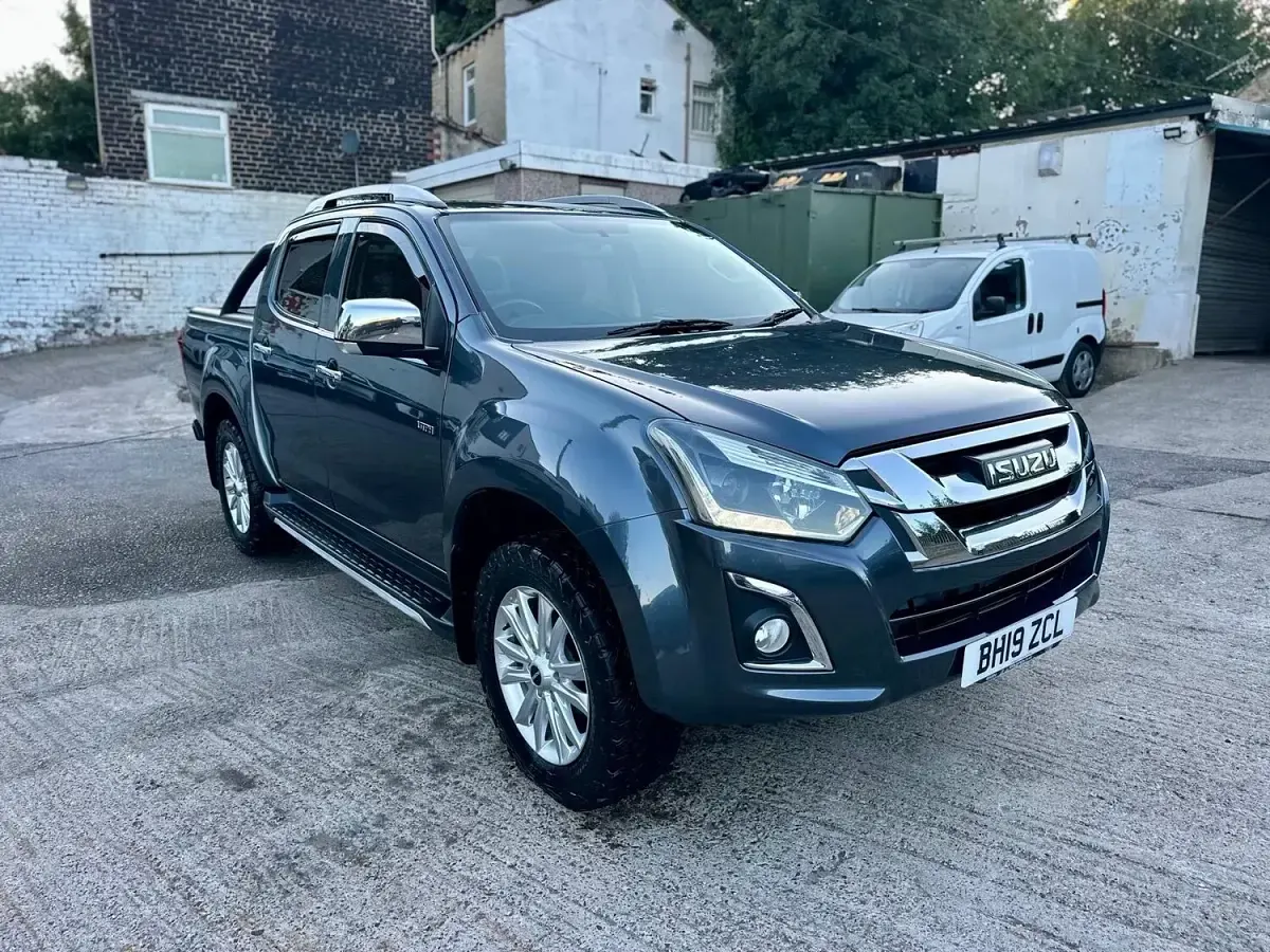 Used Isuzu D-Max 164 HP (120 kW) 2019 Grey Pickup