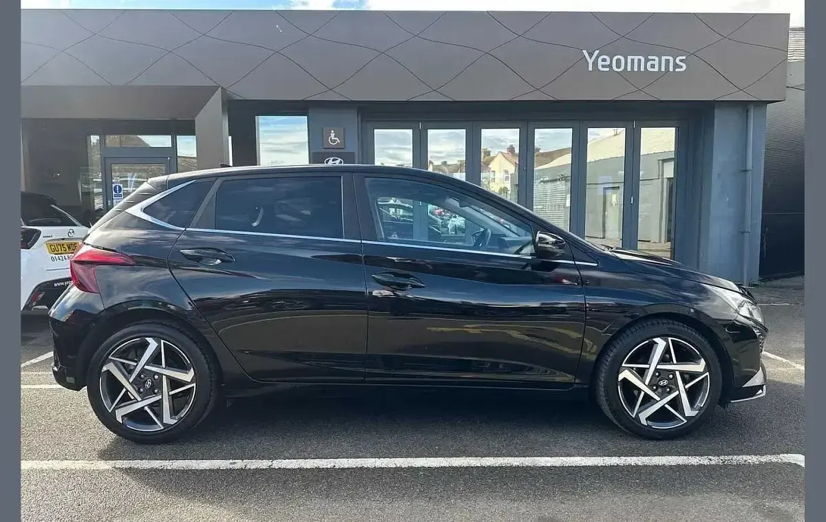 Used Hyundai i20 Ultimate 99 HP (72 kW) 2023 Black Hatchback